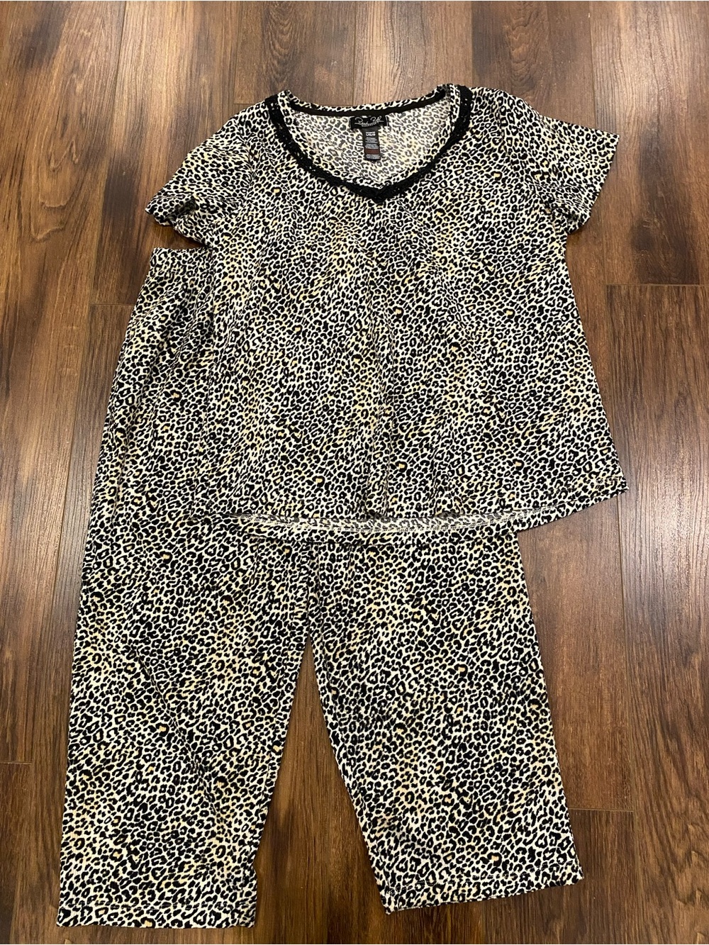 Leopard print pajama set size large